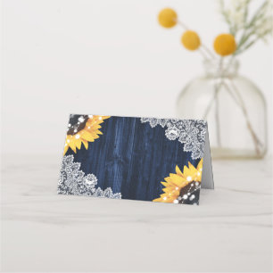 Navyblaue Sonnenblumen-Hochzeit mit Holzoptik und Platzkarte