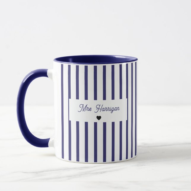 Navyblaue Streifen-Monogramm Tasse (Links)
