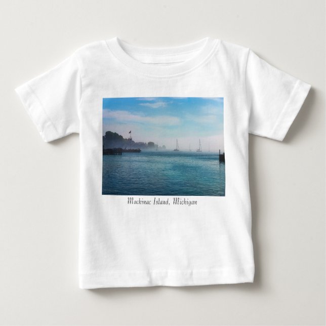 Nebel bei Mackinac Harbour Baby T - Shirt (Vorderseite)