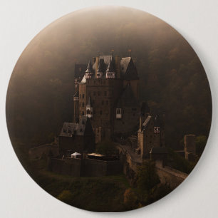 Nebel Burg Eltz Schlosses morgens Button