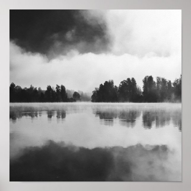 Nebel über dem See in Schwarz-Weiß Poster (Vorne)