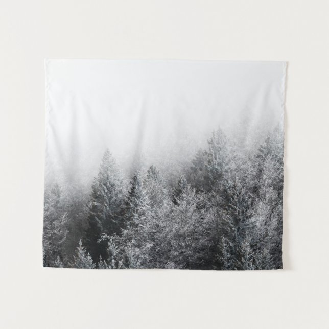 Nebel über gefrorenem Wald Wandteppich (Vorderseite (Horizontal))