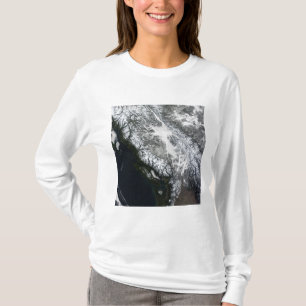 Nebel und Schnee in British Columbia T-Shirt