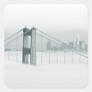 Nebel zieht durch die Bucht von San Francisco 2 Quadratischer Aufkleber