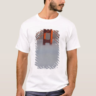 Nebel zieht durch die Bucht von San Francisco und T-Shirt
