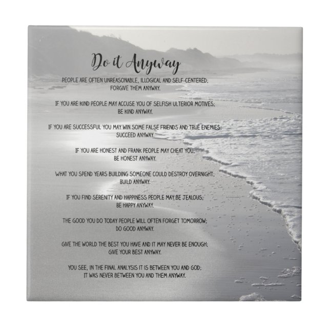 Nebelhafter Ozean-Strand tun es irgendwie Fliese (Vorderseite)