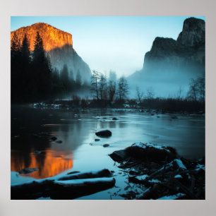 Nebelhafter Sonnenuntergang in Yosemite Poster
