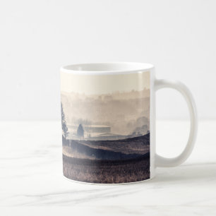 Nebelige Feld-Landschaft Tasse