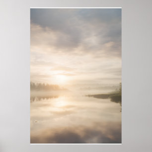 Nebeliger See Sonnenaufgang Goldene Spiegelung Poster