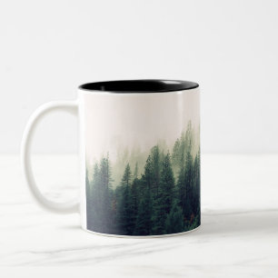 Nebeliger Wald Zweifarbige Tasse