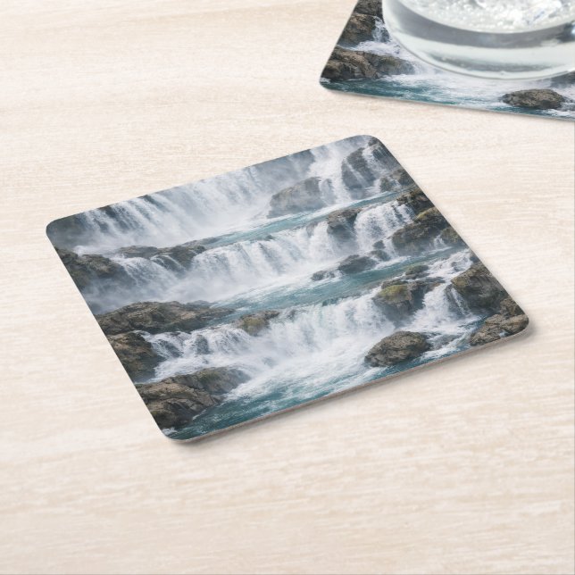 Nebeliger Wasserfall-Landschaft Rechteckiger Pappuntersetzer (angewinkelt)