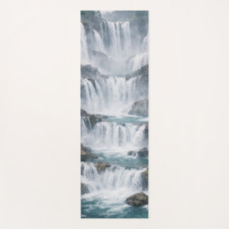 Nebeliger Wasserfall-Landschaft Yogamatte