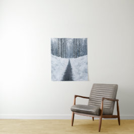 Nebeliger Winterwaldweg Winterlandschaft Wandteppich