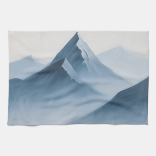 Neblige blaue Berggipfel Geschirrtuch