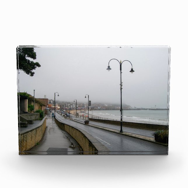 Nebliger Morgen in Scarborough Fotoblock (Vorderseite)
