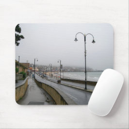 Nebliger Morgen in Scarborough Mousepad
