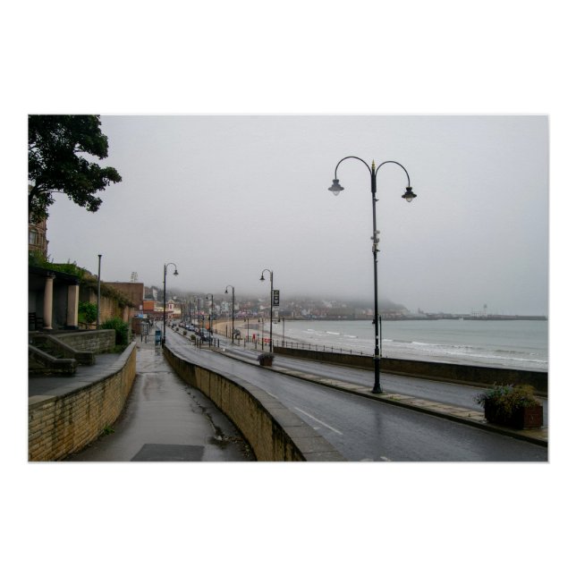 Nebliger Morgen in Scarborough Poster (Vorderseite)