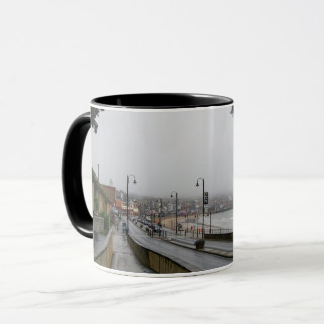 Nebliger Morgen in Scarborough Tasse (Vorderseite Links)