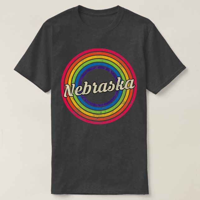 Nebraska Retro-Regenbogen verblasster Stil T-Shirt (Design vorne)