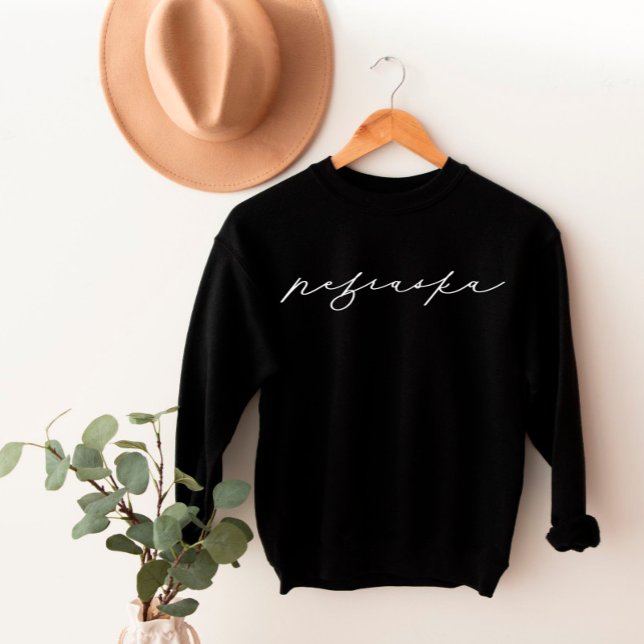 Nebraska Script Staat Women's Sweatshirt (Von Creator hochgeladen)