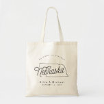 Nebraska Wedding Welcome Tote Bag Tragetasche<br><div class="desc">Diese Nebraska-Tasche ist der ideale Ort,  um Gäste aus der Stadt zu Ihrer Hochzeit zu empfangen! Packen Sie es mit lokalen Goodies für ein extra lustiges Willkommenspaket.</div>