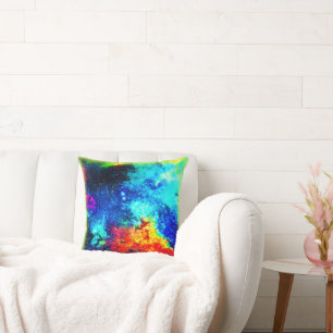Nebulae's Regenbogen der Farben. Jetzt kaufen Kissen