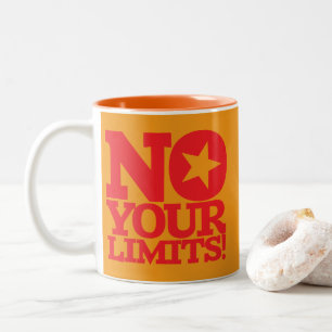 Nein, deine Grenzen! Roter Text Orange BG Zweifarbige Tasse