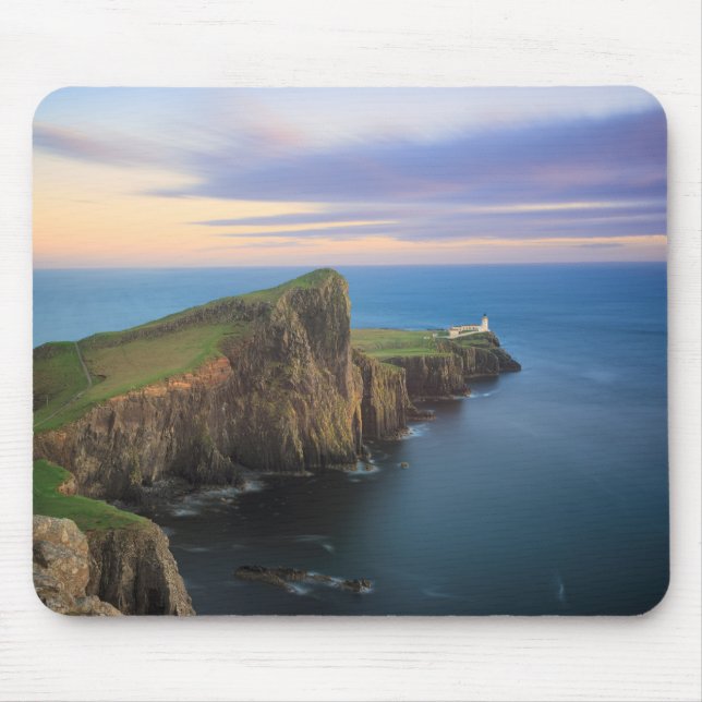 Neist Punktleuchtturm auf Skye am Sonnenuntergang Mousepad (Vorne)