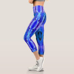 Neon Blue Gold Glitzer Marmor Capri Leggings<br><div class="desc">Capri Leggings mit Agate Neon Blue Gold Glitzer Marble Geode Individualisierbare Leggings Geschenk - oder Ihren Namen / Text hinzufügen - Machen Sie Ihr besonderes Geschenk! Ändern und verschieben oder entfernen / Text / Elemente hinzufügen mit Anpassungs-Tool ! Design von MIGNED ! Bitte schauen Sie sich meine anderen Projekte an....</div>