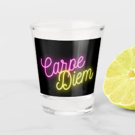 Neon Carpe Diem Word Art Schnapsglas