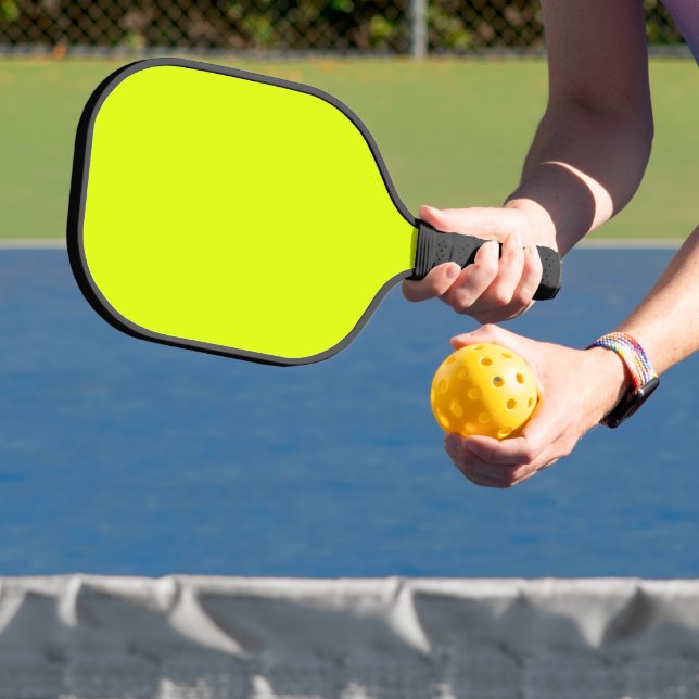 Neon Chartreuse Solid Color | Classic Pickleball Schläger (InSitu)