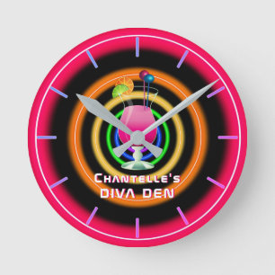 NEON DIVA DEN - Tropische Cocktails Personalisiert Runde Wanduhr