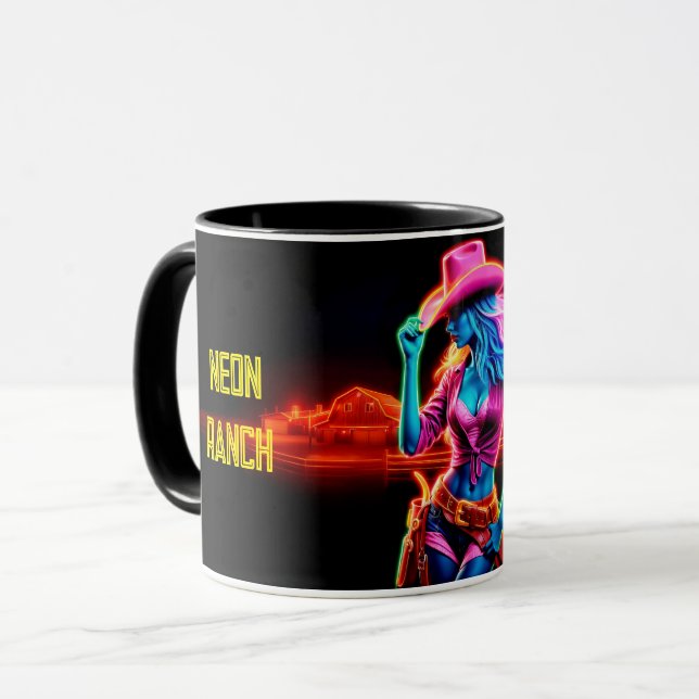 Neon Fantasy Cowgirl in glühender Rangliste Tasse (Vorderseite Links)