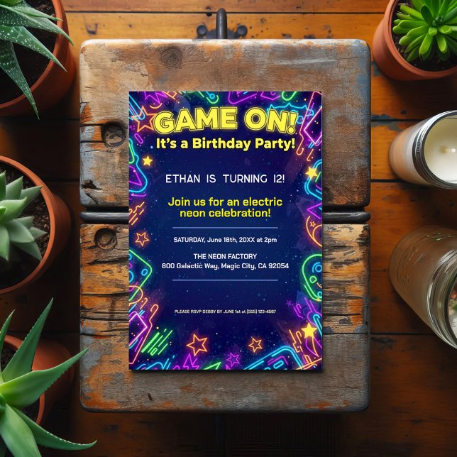 Neon Glow Geburtstagsparty-Einladung Postkarte (Von Creator hochgeladen)