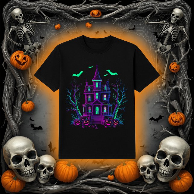 Neon Glow Haunted House Bats and Pumpkins T-Shirt (Von Creator hochgeladen)