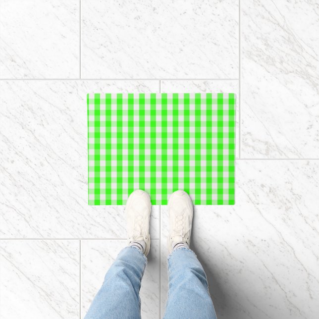 Neon Green Gingham Pattern von Shirley Taylor Fußmatte (Indoor)