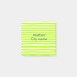 Neon-grüne gelbe Retro-Streifen mit Namen Stadtort Post-it Klebezettel