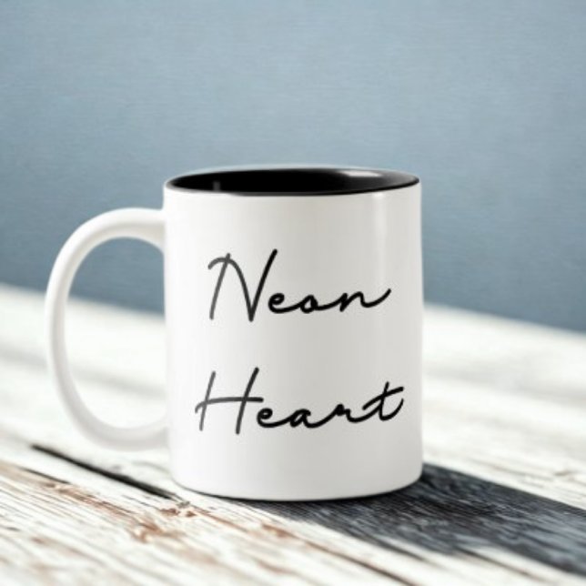 Neon Heart - Retro Liebe Zitat Zweifarbige Tasse (Von Creator hochgeladen)