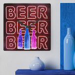 Neon LED Beer Sign Red Quadratische Wanduhr<br><div class="desc">Die quadratische Wanduhr ist mit einem neonfarbenen Bar bedruckt. Das Design hat farbige Bierflaschen und wird in LED-Streifenbeleuchtung mit dem Wort BEER versehen. Die Farbpalette ist rot,  rosa,  blau und lila. Bitte stöbern Sie in unserem Shop für alternative Farbtöne.</div>