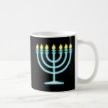 Neon Menorah Tasse<br><div class="desc">Blaue Menorah im Neon-Zeichen-Stil.</div>