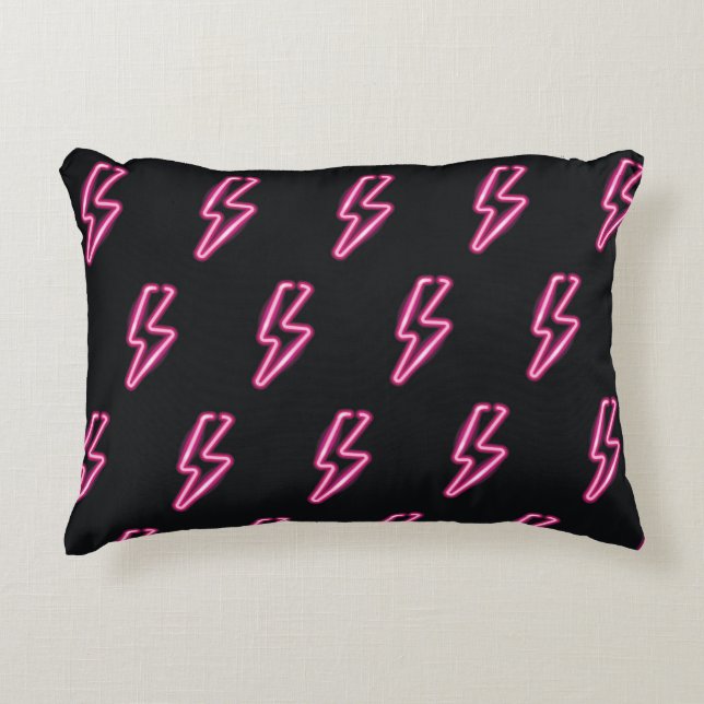Neon Pink Blitze: Dunkler Hintergrund. Dekokissen (Vorderseite)