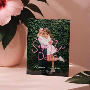 Neon-Pink-Herz und typografisches Foto mit elektri Save The Date