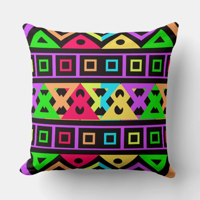 Neon Rainbow Geometric Pattern auf Schwarz Kissen (Vorderseite)