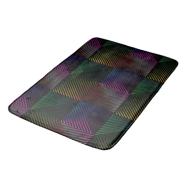 Neon Rainbow Prism Squares auf schwarz Badematte (Schrägansicht)