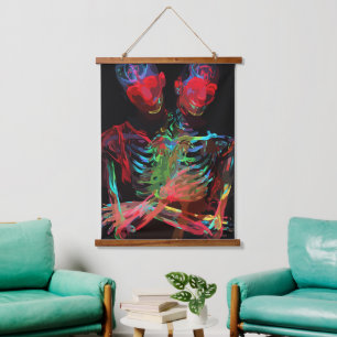 Neon Skeleton Embrace Kunstfusion Wandteppich Mit Holzrahmen