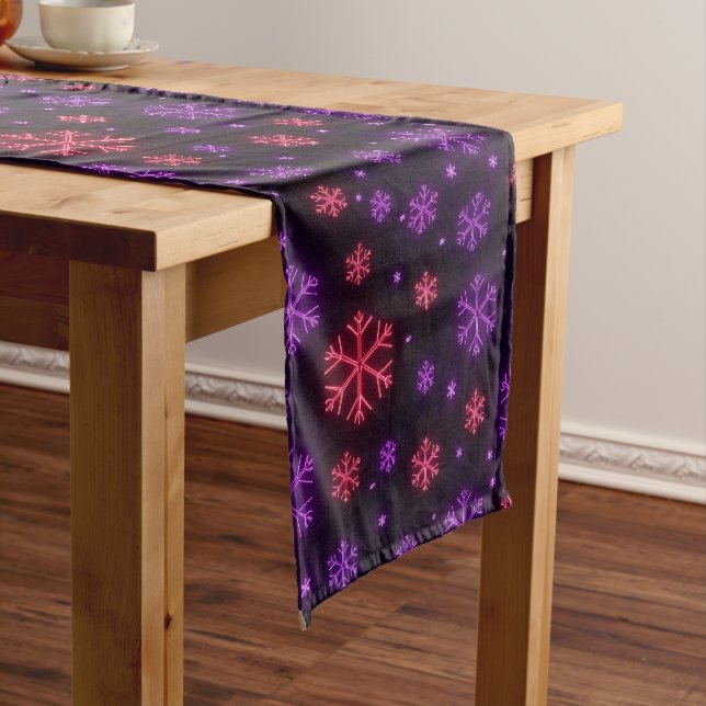 Neon Snowflakes Mittelgroßer Tischläufer (Beispiel)