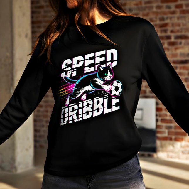 Neon Speed Dribble Soccer-Loving Cat Fans & Gamers T-Shirt (Von Creator hochgeladen)