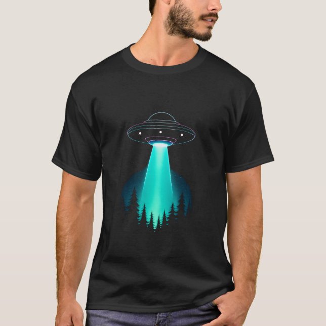 Neon UFO Abduction Over Pine Forest T-Shirt (Vorderseite)