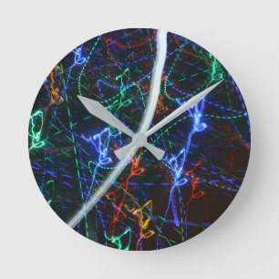 Neonlichtspuren abstrakte Fotografie. Cyberpunk Runde Wanduhr