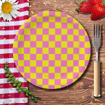 Neonrosa Gelb Karton Vintag Pappteller<br><div class="desc">Neonrosa und gelb karierte Tafel | VINTAG | Classic | Trendy | Stilvoll | Mode | Minimal</div>